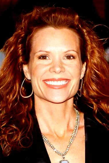  Robyn Lively
