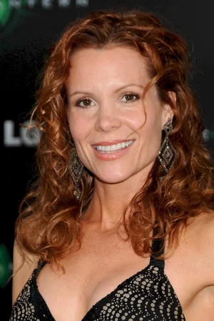  Robyn Lively photo