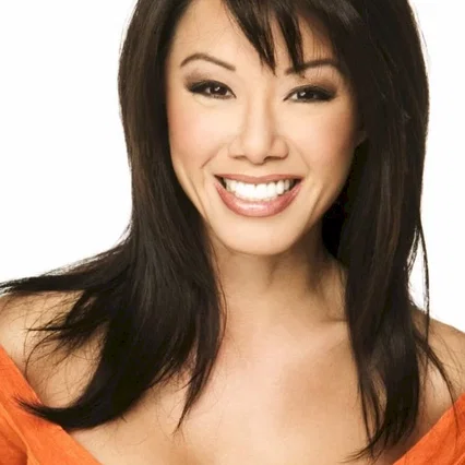  Sharon Tay