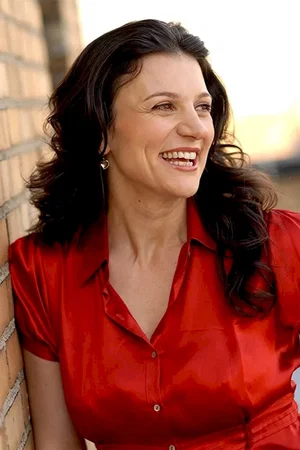  Antoinette LaVecchia photo