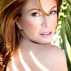 Photo star : Angie  Everhart
