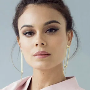 Photo star : Nathalie Kelley