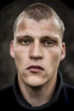Sebastian Bull Sarning photo