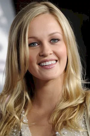 Ambyr Childers photo