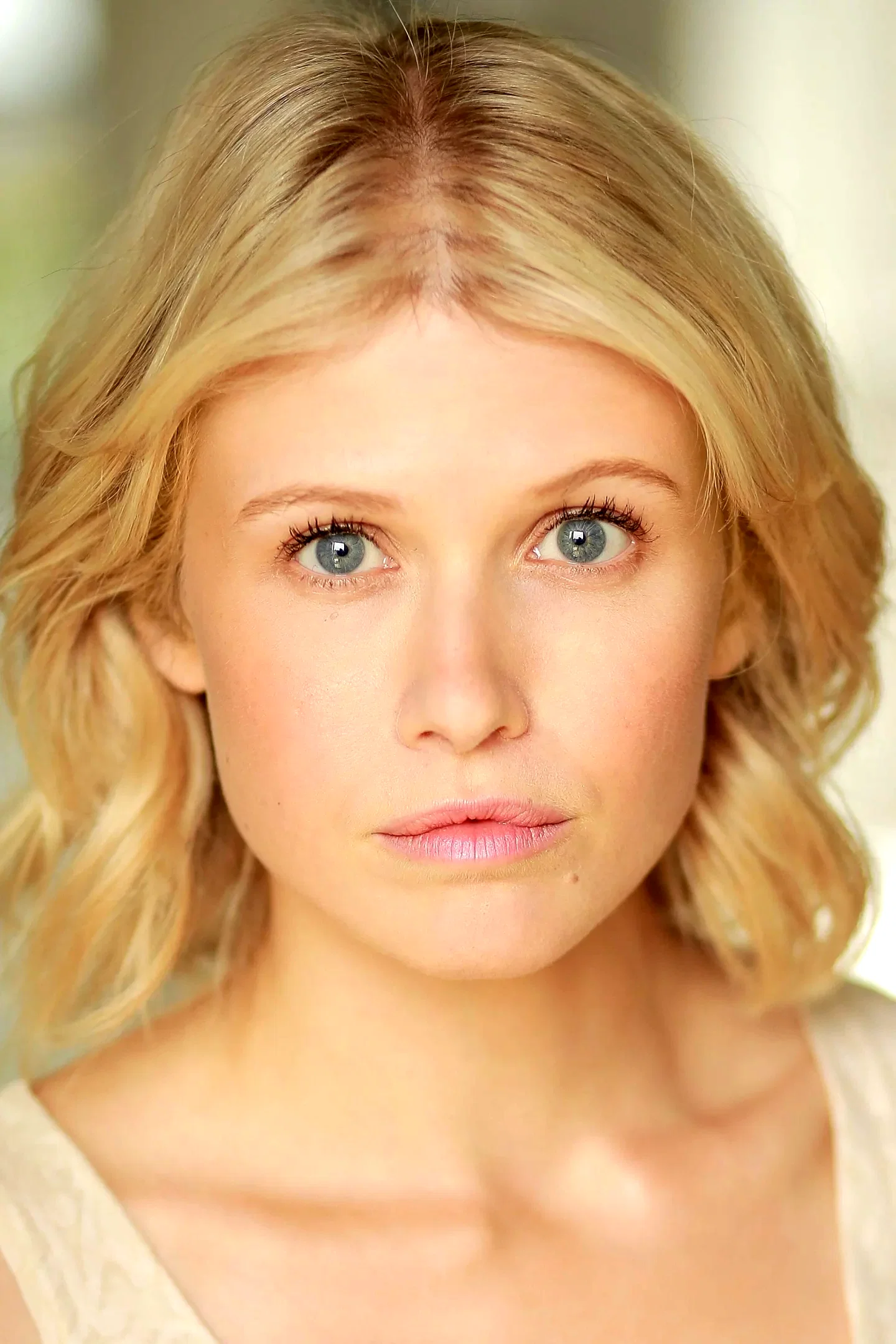  Rose Reynolds