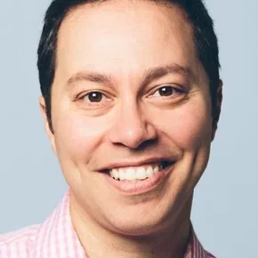 Photo star :  Sam Riegel