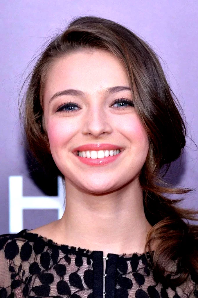  Ariane Rinehart