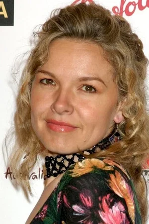  Justine Clarke photo