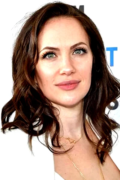  Kate Siegel