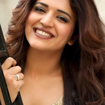  Chitra Shukla