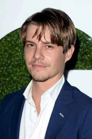 Xavier Samuel photo