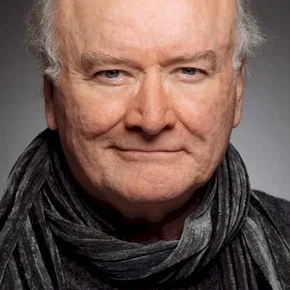 Photo star :  Edward James Hyland