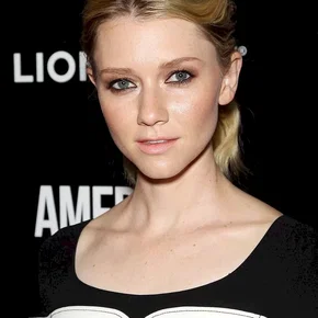 Photo star : Valorie Curry