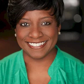 Photo star :  Deanna Reed-Foster
