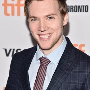 Photo star : James Allen McCune