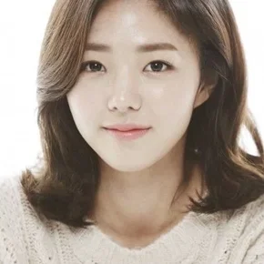 Photo star :  Chae Soo-bin