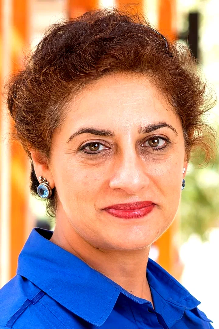  Salima Ikram