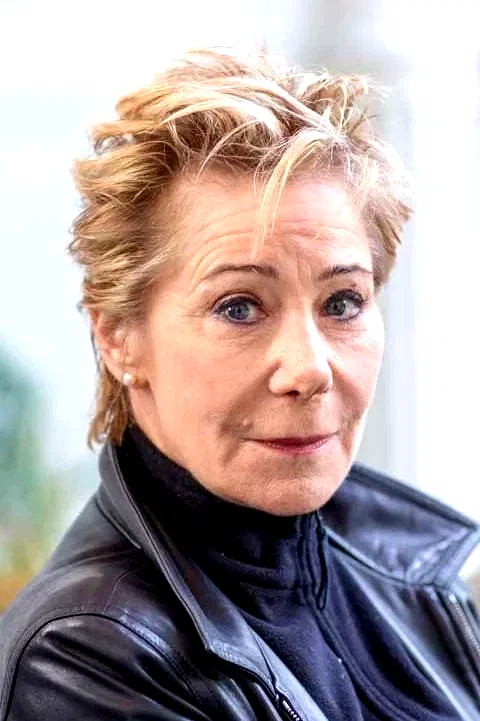 Zoe Wanamaker