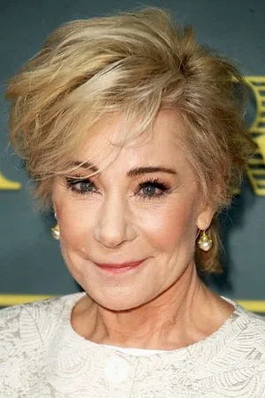 Zoe Wanamaker photo
