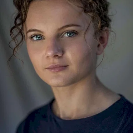  Annie Rose Buckley