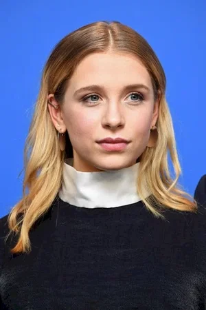  Lena Klenke photo
