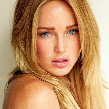 Caity Lotz