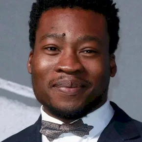 Photo star :  Fisayo Akinade