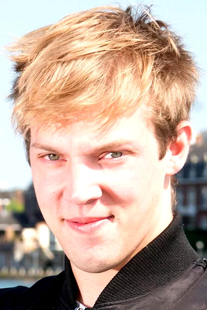  Thomas Mustin