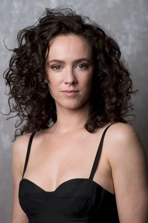 Amy Manson photo