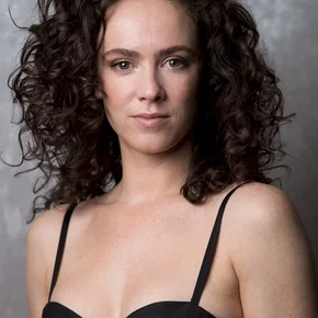 Photo star : Amy Manson