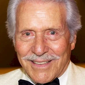 Photo star : Efrem Zimbalist Jr