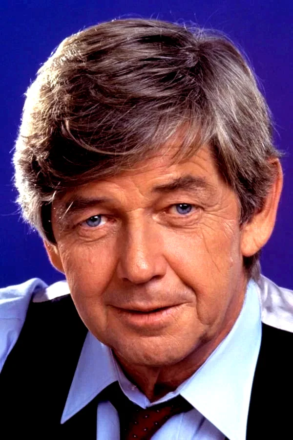  Ralph Waite