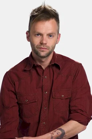 Esteban Powell photo