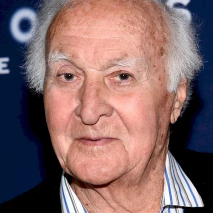 Robert Loggia