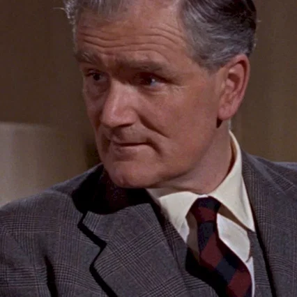  Desmond Llewelyn