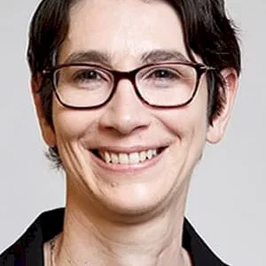  Ellen Garland