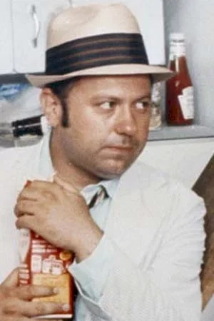 Allen  Garfield photo