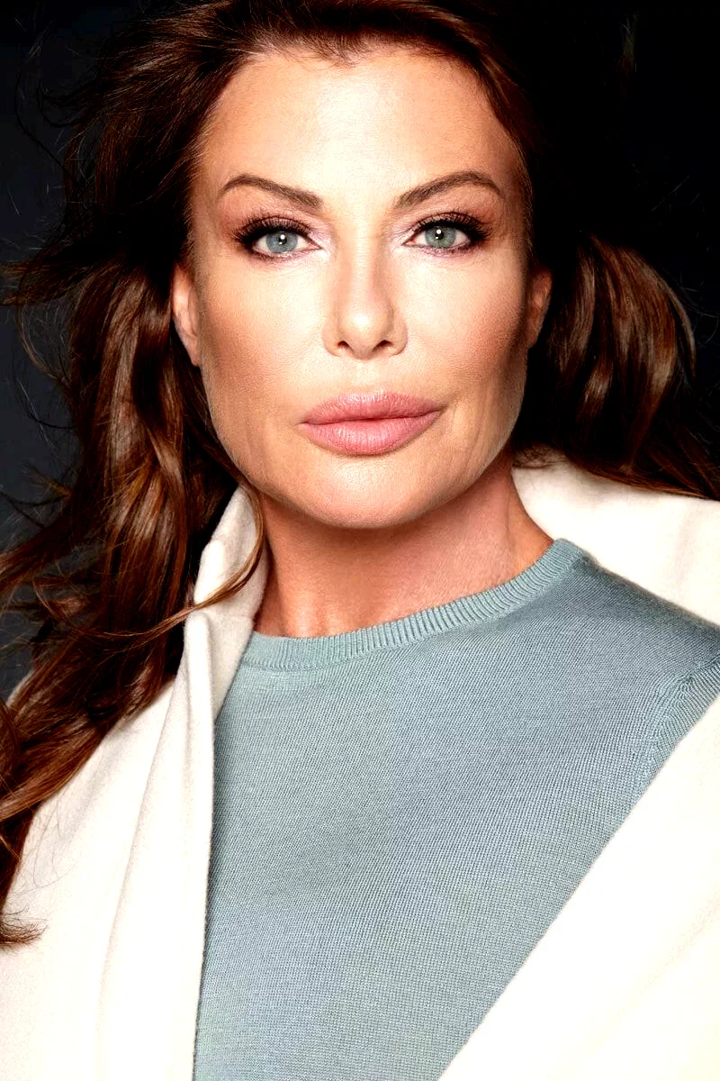  Kelly Lebrock