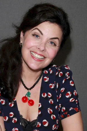  Sherilyn Fenn
