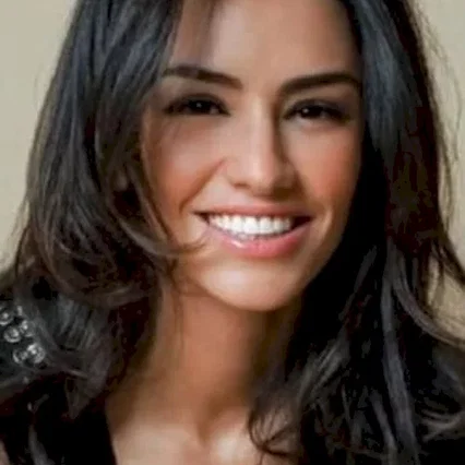  Consuelo Gomez