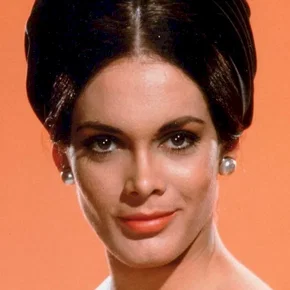 Photo star : Martine  Beswick