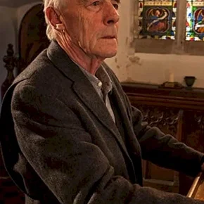 Photo star :  Michael Jayston