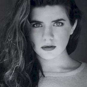 Photo star :  Skye Bassett