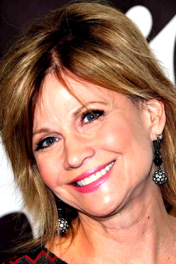  Markie Post