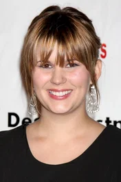  Lindze Letherman