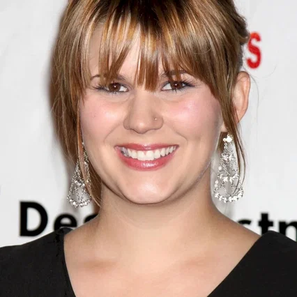  Lindze Letherman