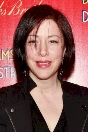  Carolyn Farina photo