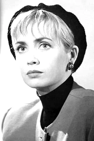  Lysette Anthony