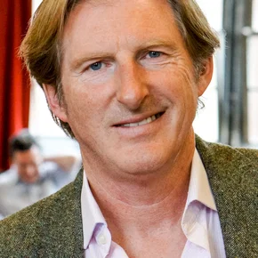 Photo star : Adrian Dunbar