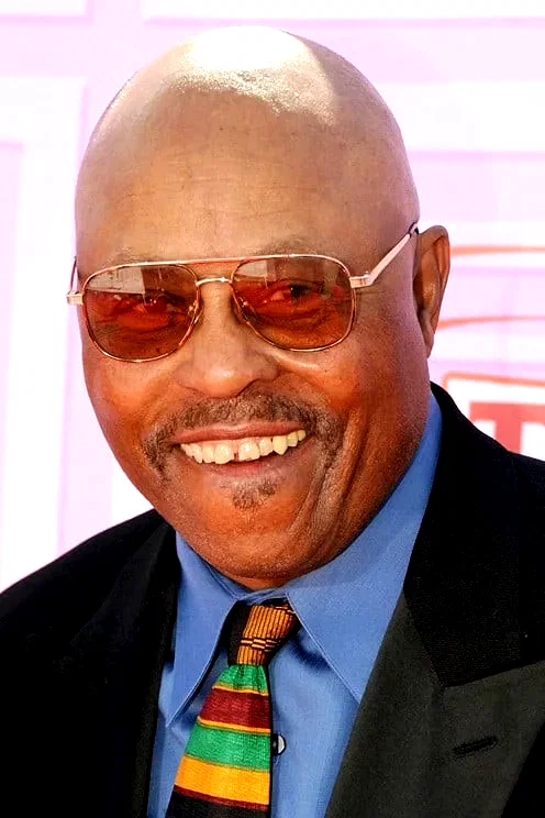 Roger E. Mosley